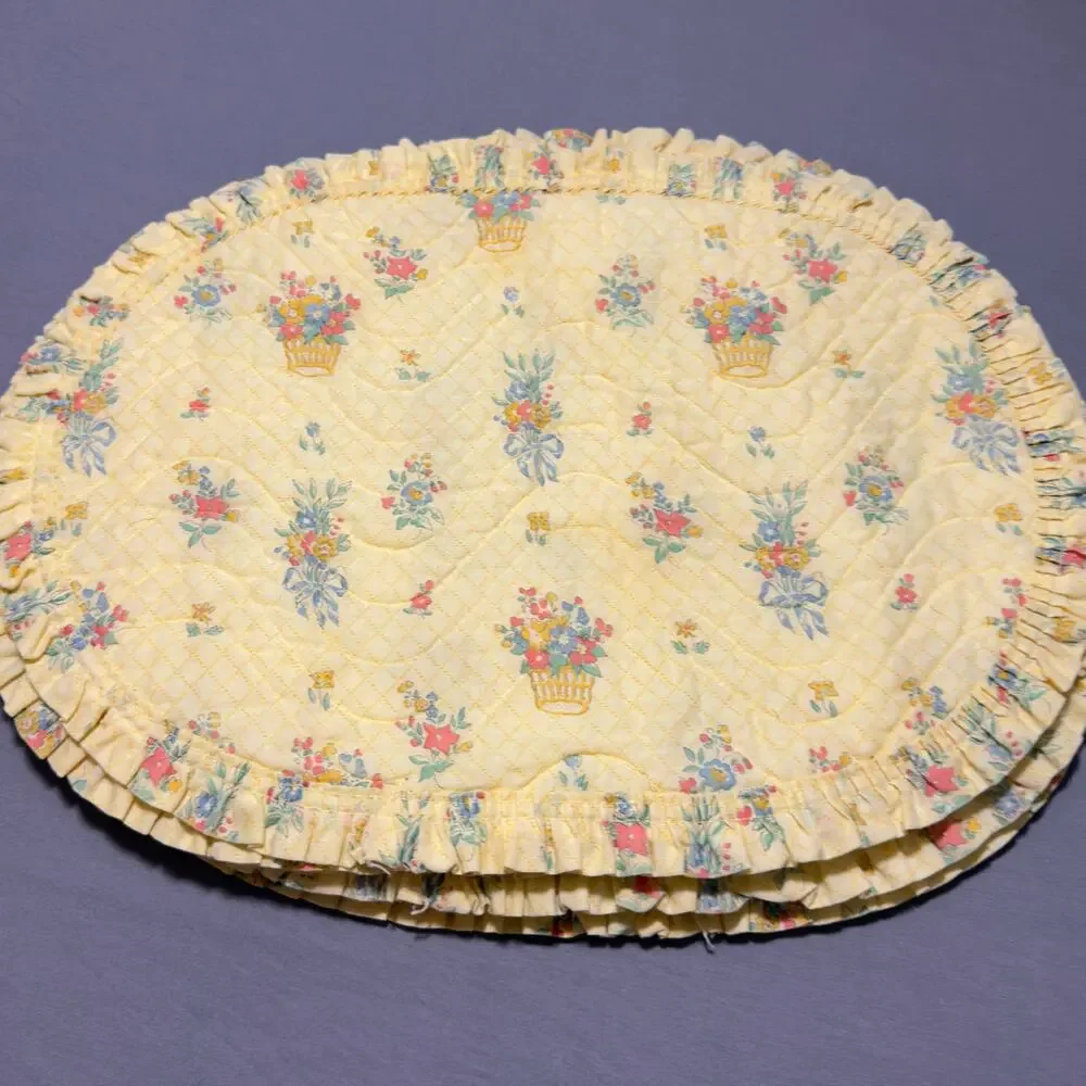 VINTAGE COTTAGE 16pc Ruffled Edge Quilted Placemats & Matching Cloth Napkin Set